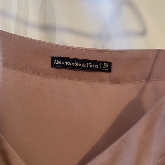 Abercrombie and Fitch top - Picture 2 of 2